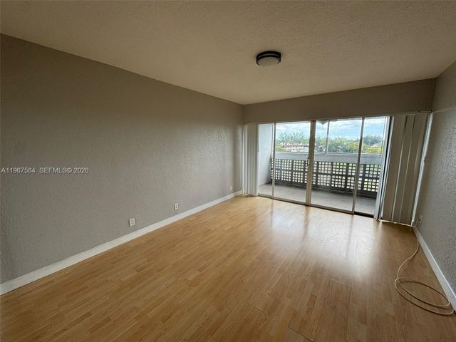 3301 Spanish Moss Terrace 604, Lauderhill, FL 33319
