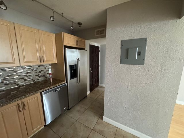 3301 Spanish Moss Terrace 604, Lauderhill, FL 33319