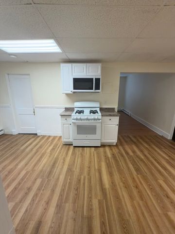 14 Park B, Salem, MA 01970