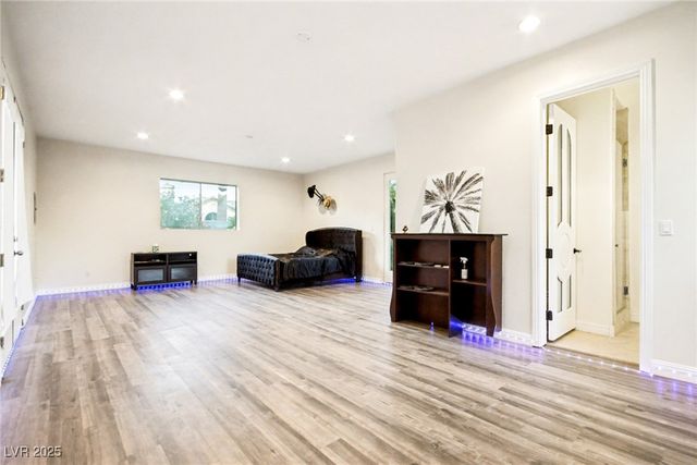 2520 Driftwood Drive, Las Vegas, NV 89107