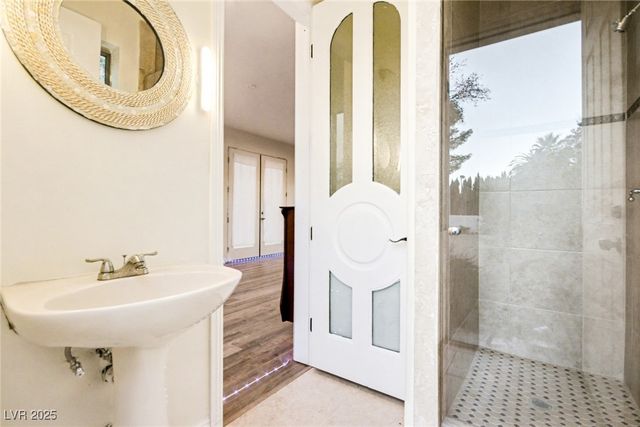 2520 Driftwood Drive, Las Vegas, NV 89107