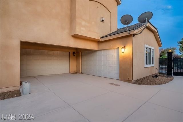 2520 Driftwood Drive, Las Vegas, NV 89107