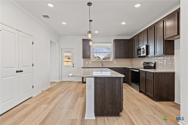 708 Seven Springs Drive, Temple, TX 76502