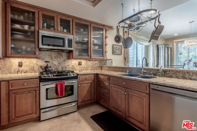 6483 Zuma View Place 106, Malibu, CA 90265