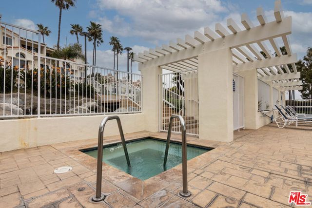 6483 Zuma View Place 106, Malibu, CA 90265