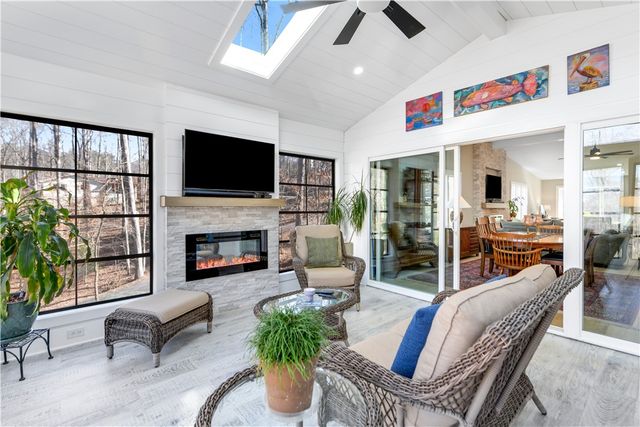 24 Port Tack Drive, Salem, SC 29676