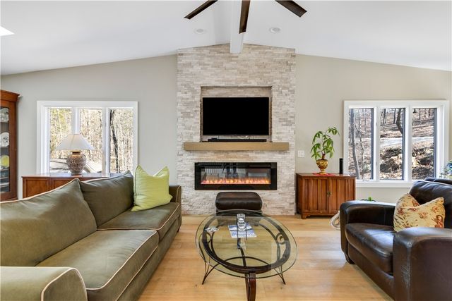 24 Port Tack Drive, Salem, SC 29676