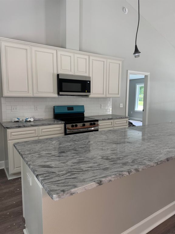 Image 4 of property listing at 86 Renegade Road, Crawfordville, FL 32327
