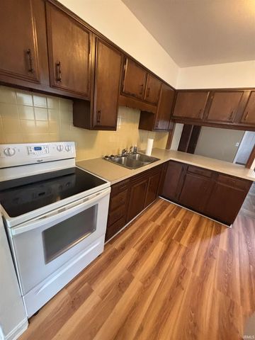 1727 Covert Avenue, Evansville, IN 47714