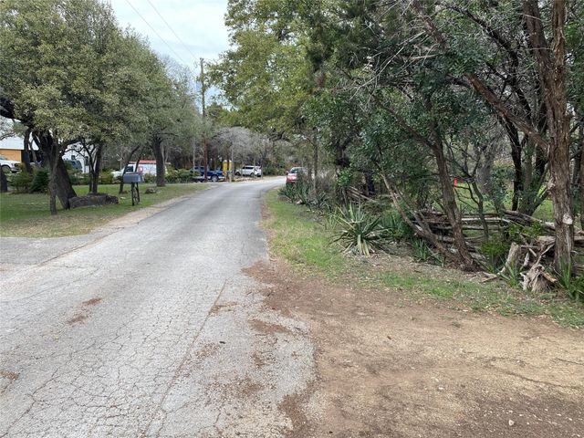 207 Hub DR, Wimberley, TX 78676