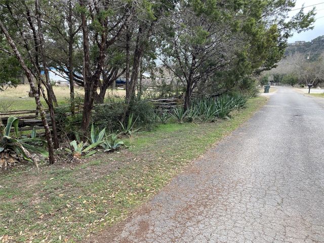 207 Hub DR, Wimberley, TX 78676