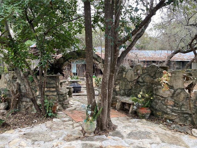 207 Hub DR, Wimberley, TX 78676