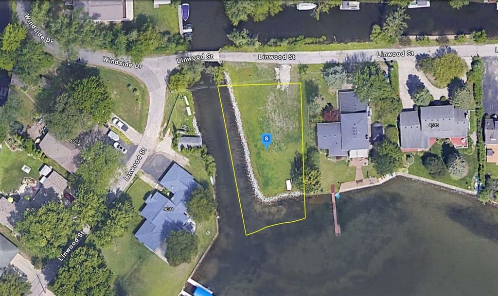 4545 Linwood Street, West Bloomfield, MI 48324