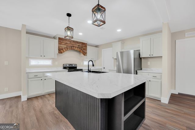 201 Willow Road, Thomaston, GA 30286