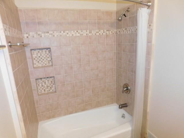 8893 Carroll Manor Drive, Atlanta, GA 30350