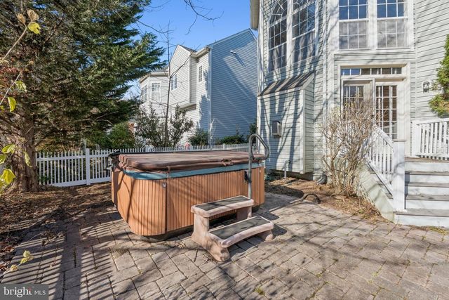 21590 MERION ST, Ashburn, VA 20147