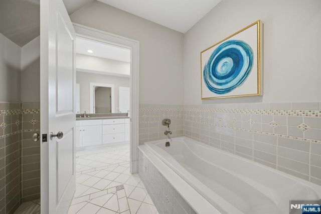 211 Vaccaro Drive, Cresskill, NJ 07626