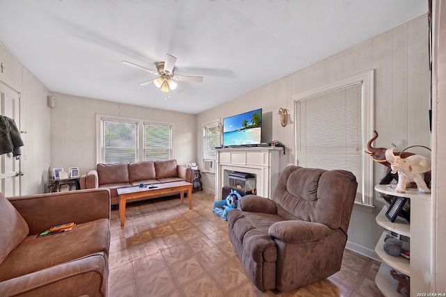 1517 W Hollywood, San Antonio, TX 78201
