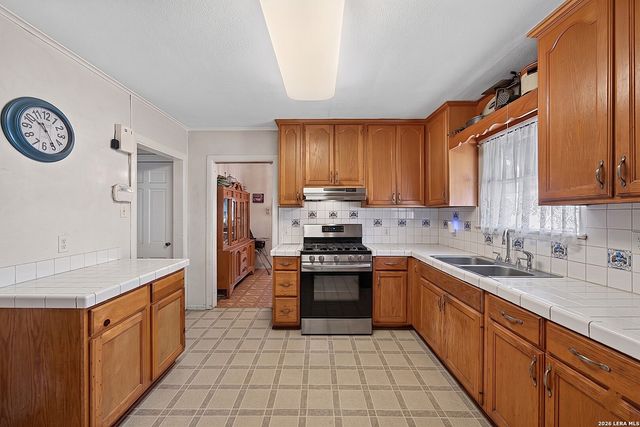 1517 W Hollywood, San Antonio, TX 78201