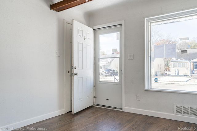 23442 Melville Avenue, Hazel Park, MI 48030