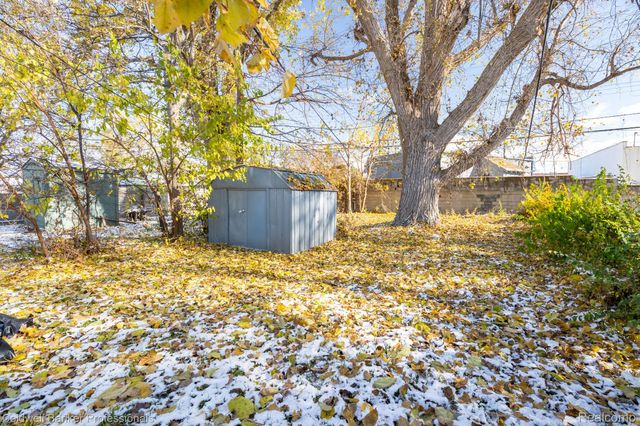 23442 Melville Avenue, Hazel Park, MI 48030