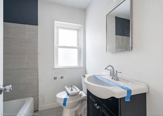 23442 Melville Avenue, Hazel Park, MI 48030