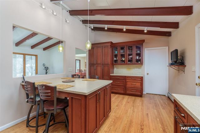 12 Ledgewood Trail, Kinnelon Borough, NJ 07405