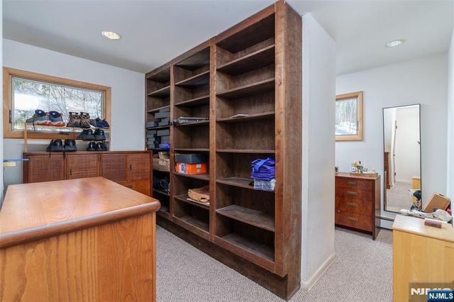 12 Ledgewood Trail, Kinnelon Borough, NJ 07405