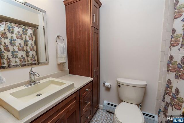 12 Ledgewood Trail, Kinnelon Borough, NJ 07405