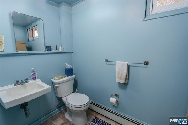 12 Ledgewood Trail, Kinnelon Borough, NJ 07405