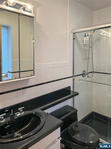 12 Ledgewood Trail, Kinnelon Borough, NJ 07405