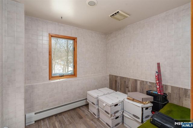 12 Ledgewood Trail, Kinnelon Borough, NJ 07405