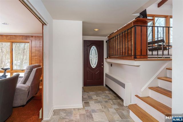 12 Ledgewood Trail, Kinnelon Borough, NJ 07405