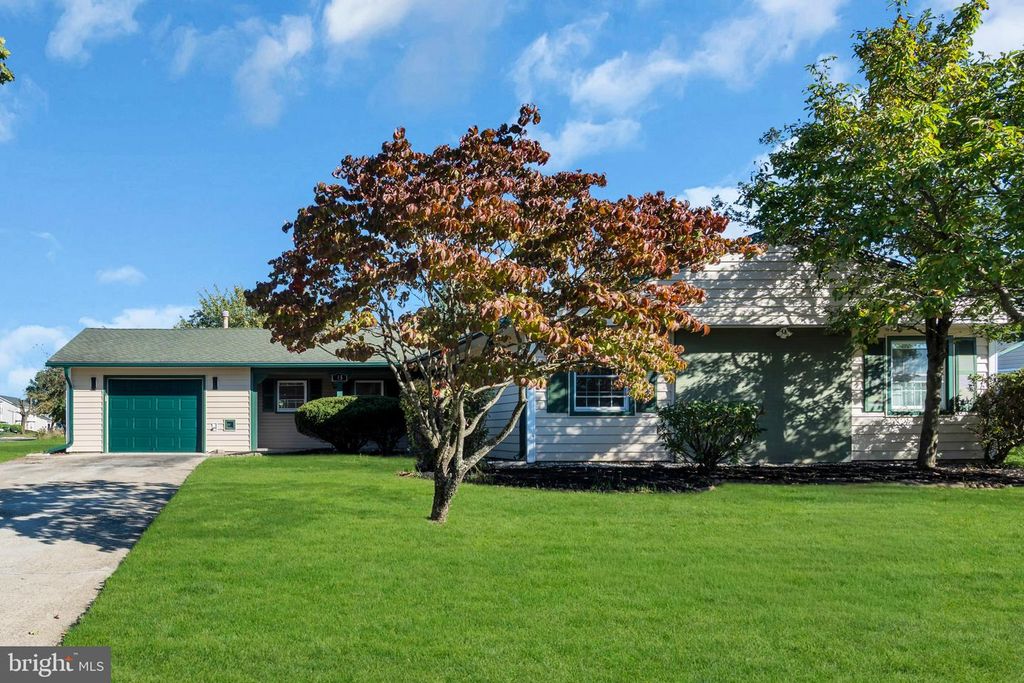 15 TOLEDO LN, WILLINGBORO, NJ 08046 — exterior