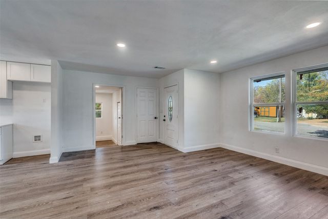 901 Woodleigh Drive, Mckinney, TX 75069