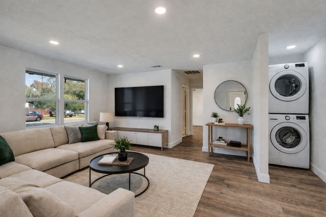 901 Woodleigh Drive, Mckinney, TX 75069