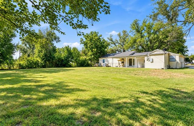 4204 S Bartlow Dr, Wichita, KS 67217