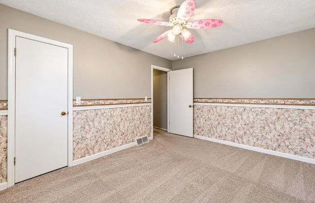 4204 S Bartlow Dr, Wichita, KS 67217