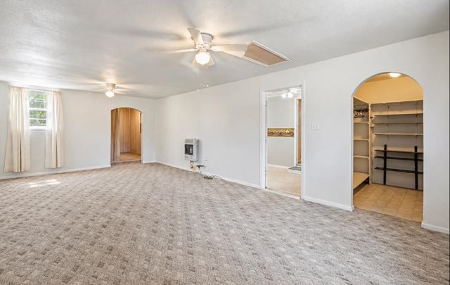 4204 S Bartlow Dr, Wichita, KS 67217