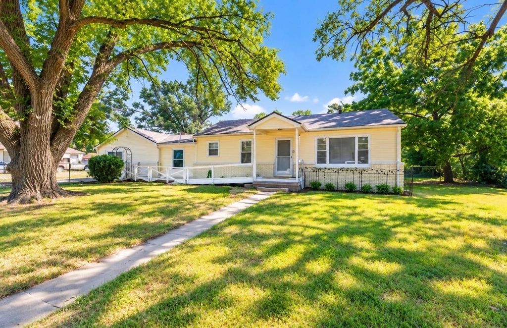 4204 S Bartlow Dr, Wichita, KS 67217