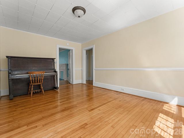 31 Dorchester Avenue, Asheville, NC 28806
