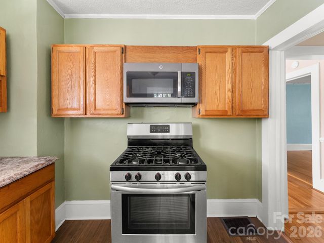 31 Dorchester Avenue, Asheville, NC 28806