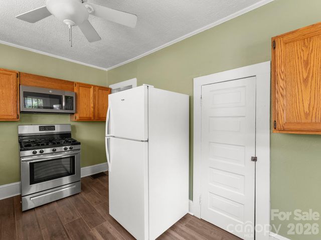 31 Dorchester Avenue, Asheville, NC 28806