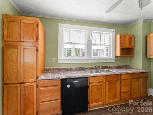 31 Dorchester Avenue, Asheville, NC 28806