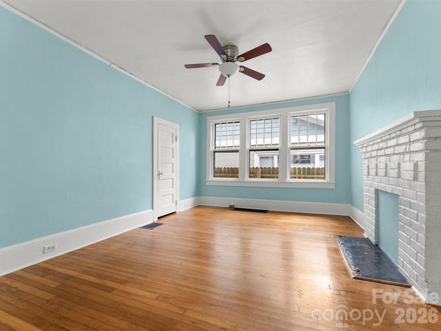 31 Dorchester Avenue, Asheville, NC 28806