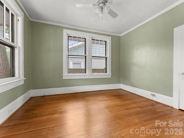 31 Dorchester Avenue, Asheville, NC 28806