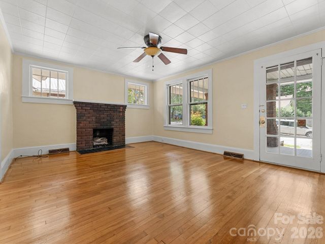 31 Dorchester Avenue, Asheville, NC 28806