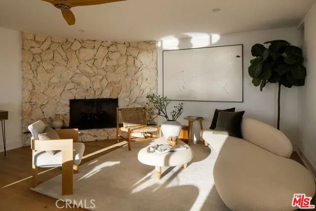 1000 The Strand, Manhattan Beach, CA 90266