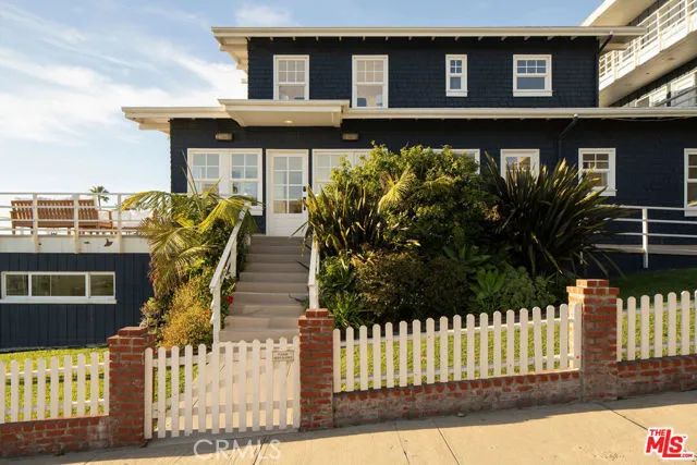 1000 The Strand, Manhattan Beach, CA 90266