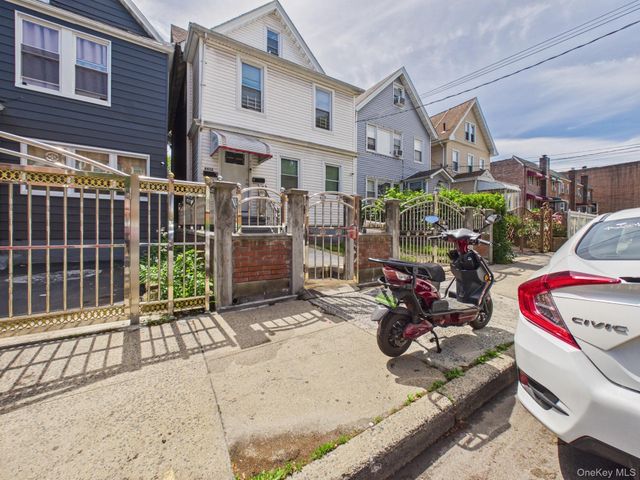 4432 Carpenter Avenue, Bronx, NY 10470
